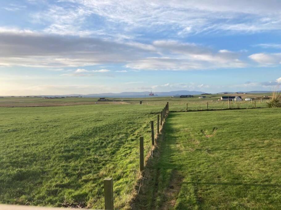 Loanside Lodge, Self-catering, Holm, Orkney. Apartment Saint Marys
