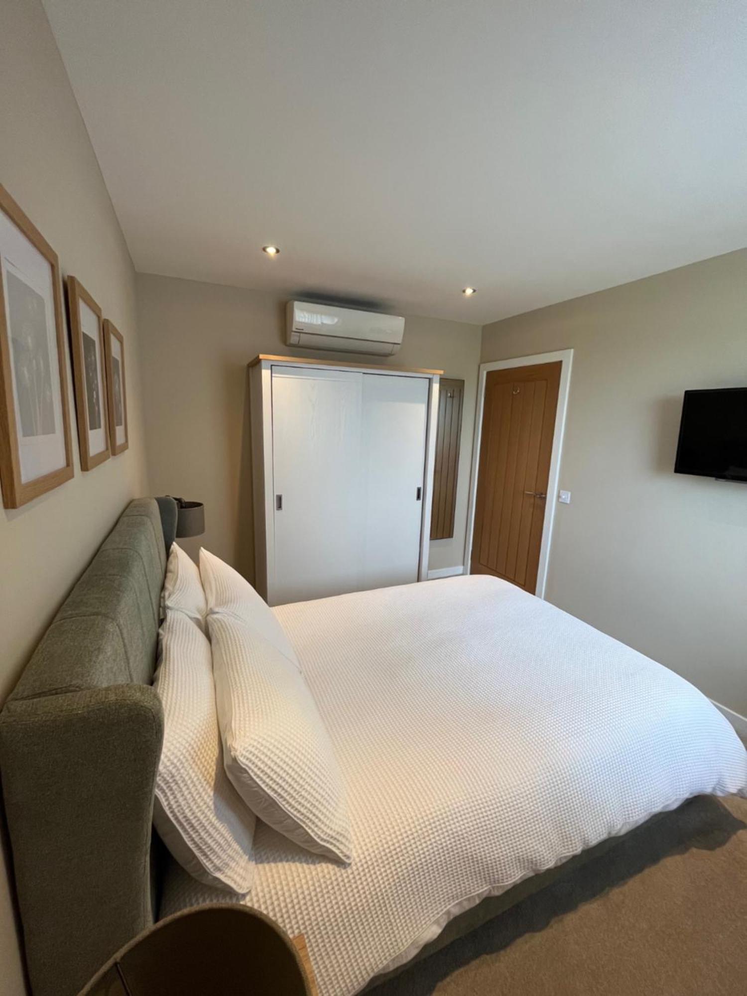 Loanside Lodge, Self-catering, Holm, Orkney. * Saint Marys